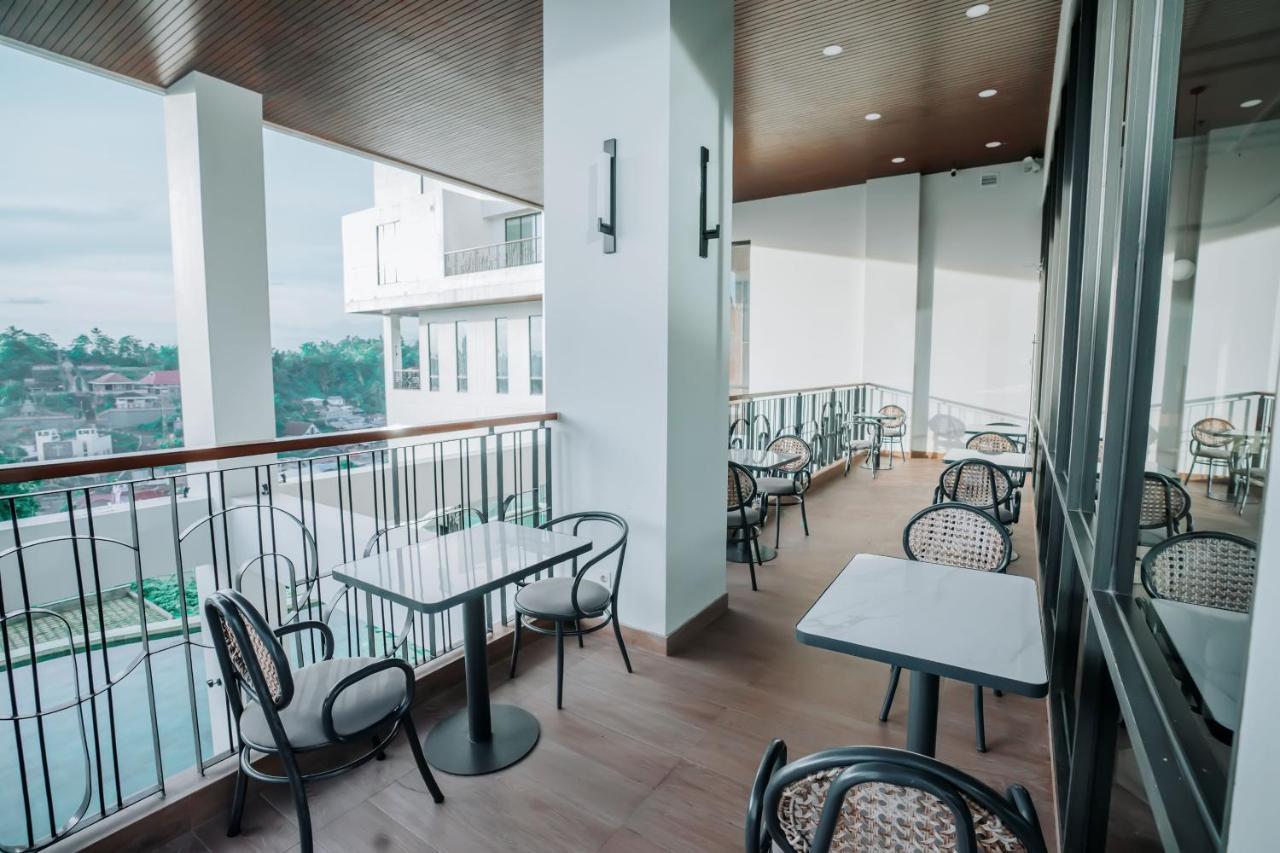 Luwansa Hotel And Convention Center Manado Eksteriør billede