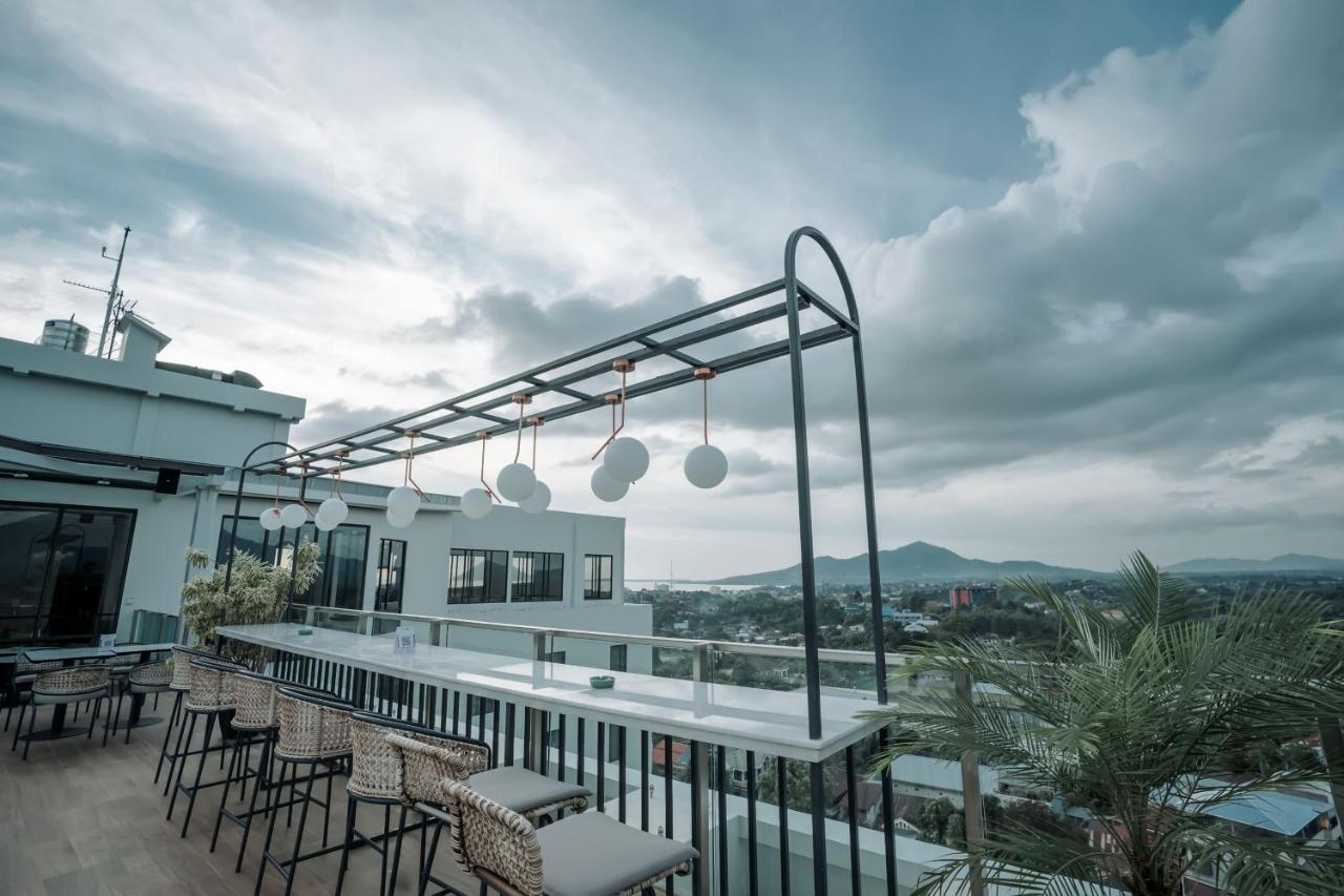 Luwansa Hotel And Convention Center Manado Eksteriør billede