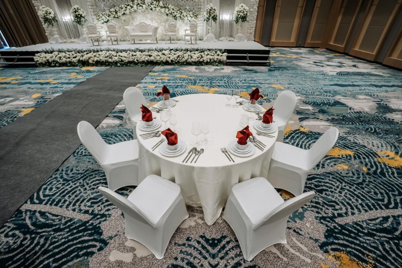 Luwansa Hotel And Convention Center Manado Eksteriør billede