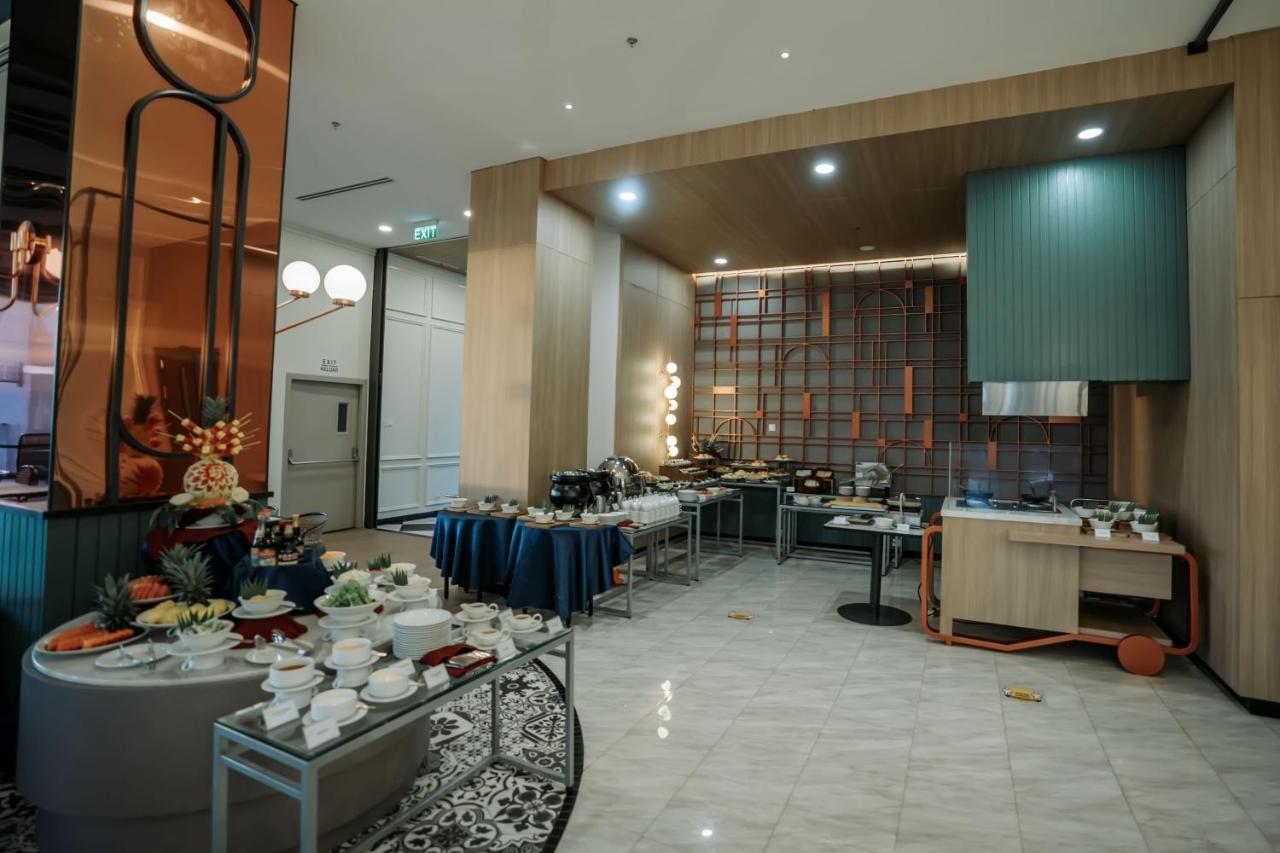 Luwansa Hotel And Convention Center Manado Eksteriør billede