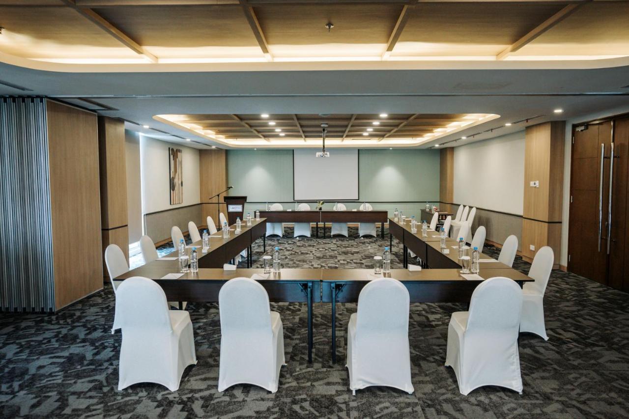 Luwansa Hotel And Convention Center Manado Eksteriør billede