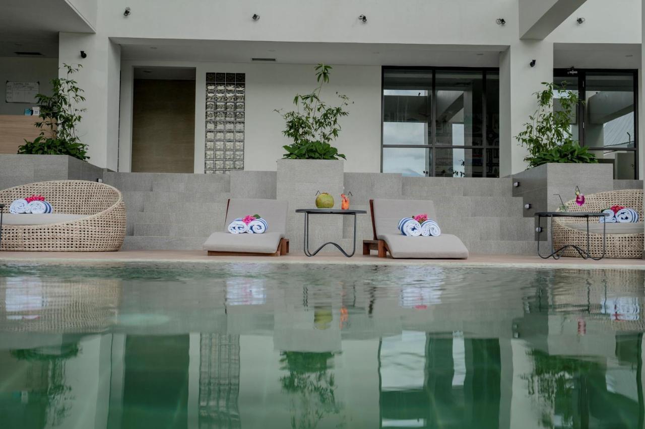 Luwansa Hotel And Convention Center Manado Eksteriør billede