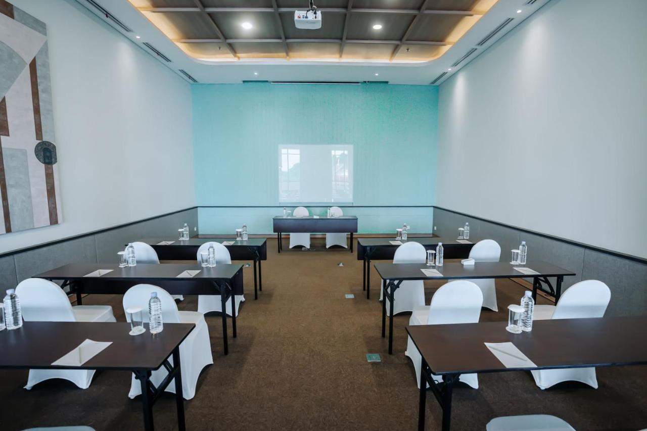 Luwansa Hotel And Convention Center Manado Eksteriør billede