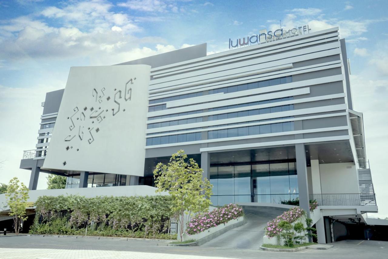 Luwansa Hotel And Convention Center Manado Eksteriør billede